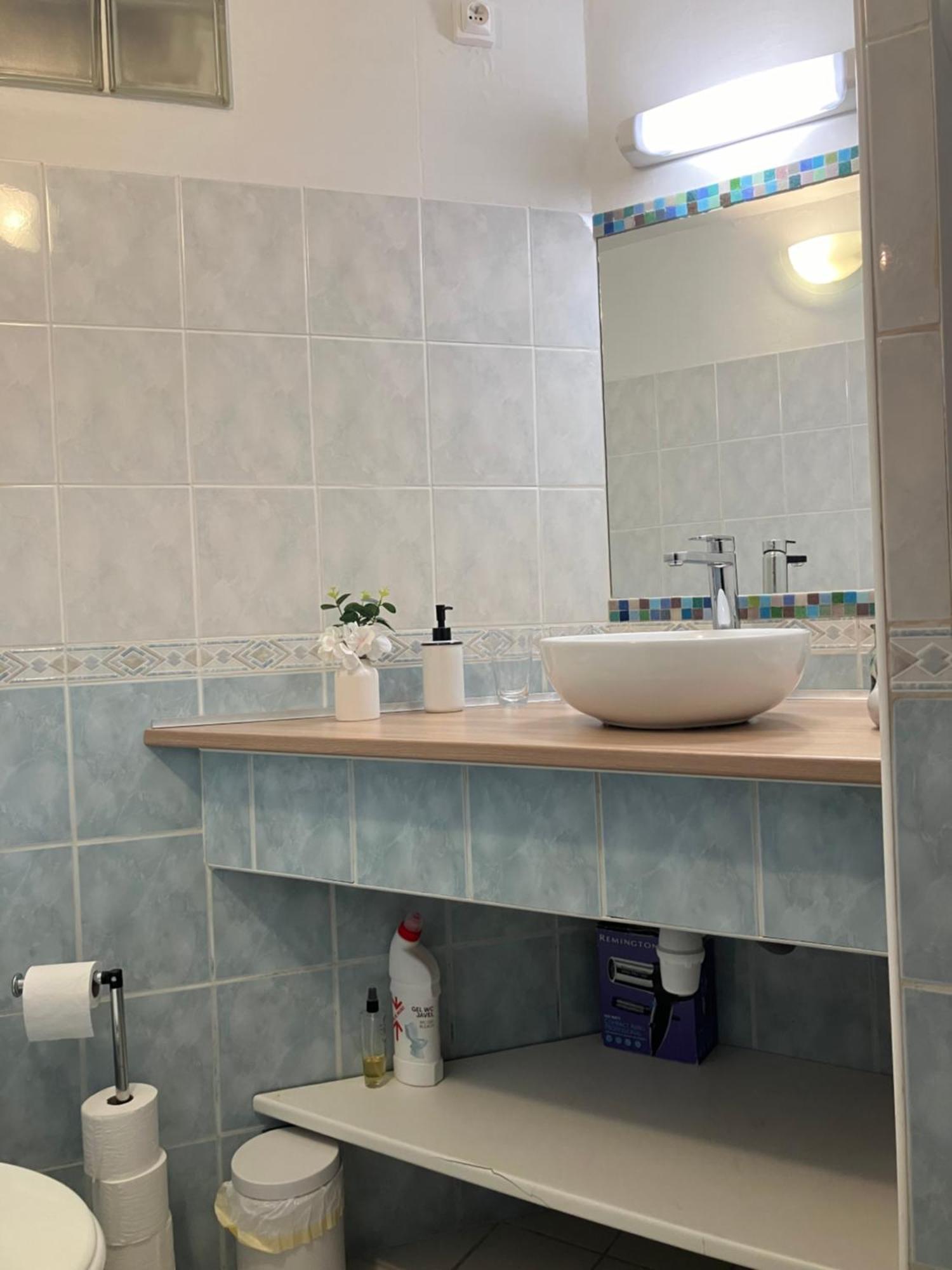 Appartement Central Des Terres Chaudes Proche Bord De Mer 멍똥 외부 사진