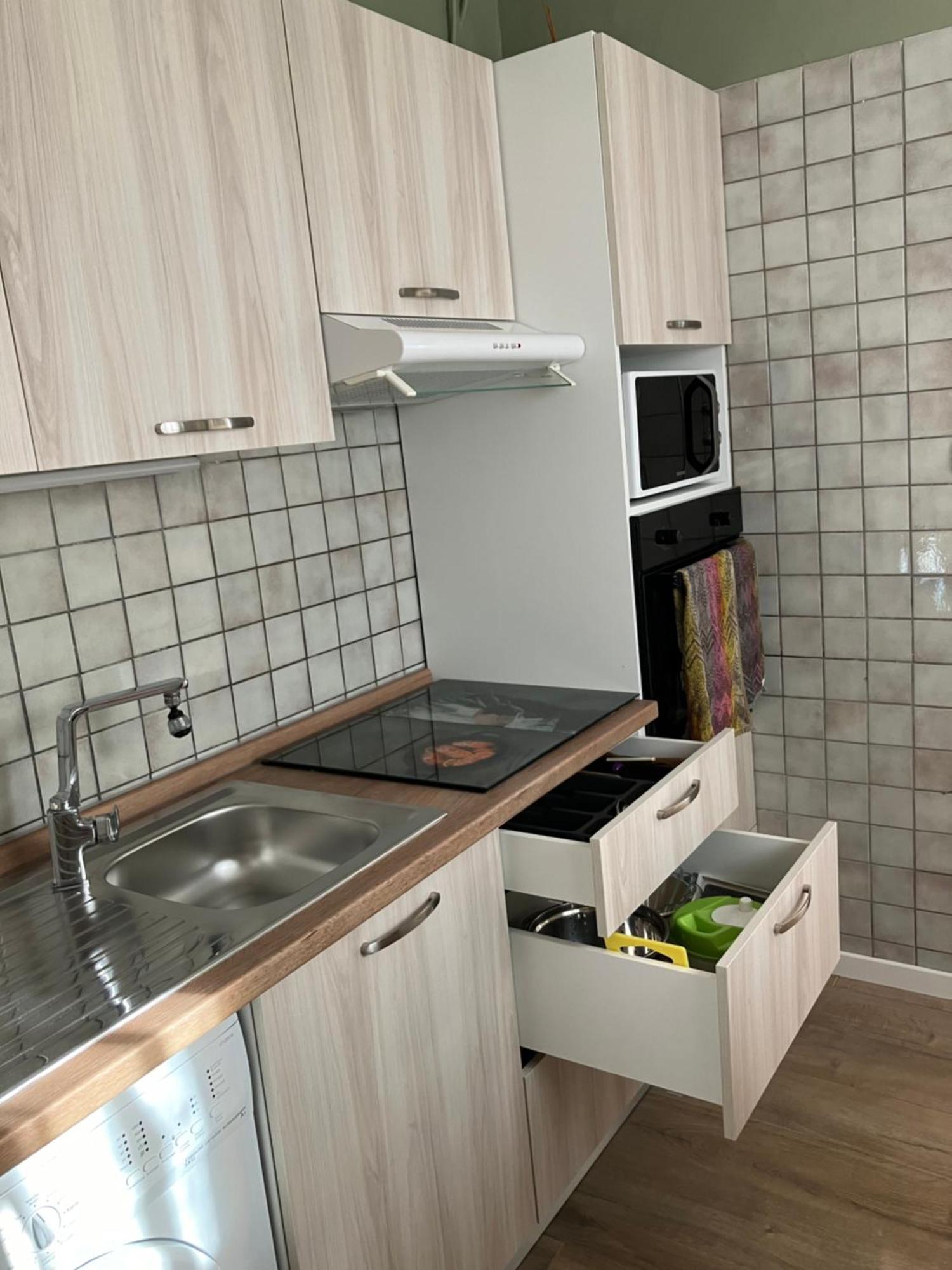 Appartement Central Des Terres Chaudes Proche Bord De Mer 멍똥 외부 사진