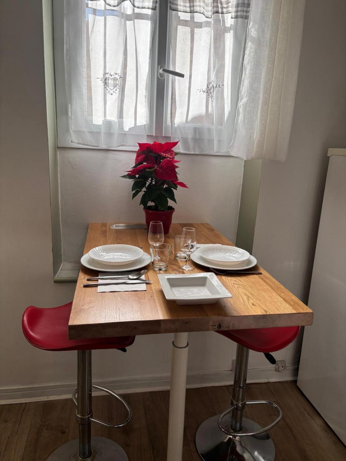 Appartement Central Des Terres Chaudes Proche Bord De Mer 멍똥 외부 사진
