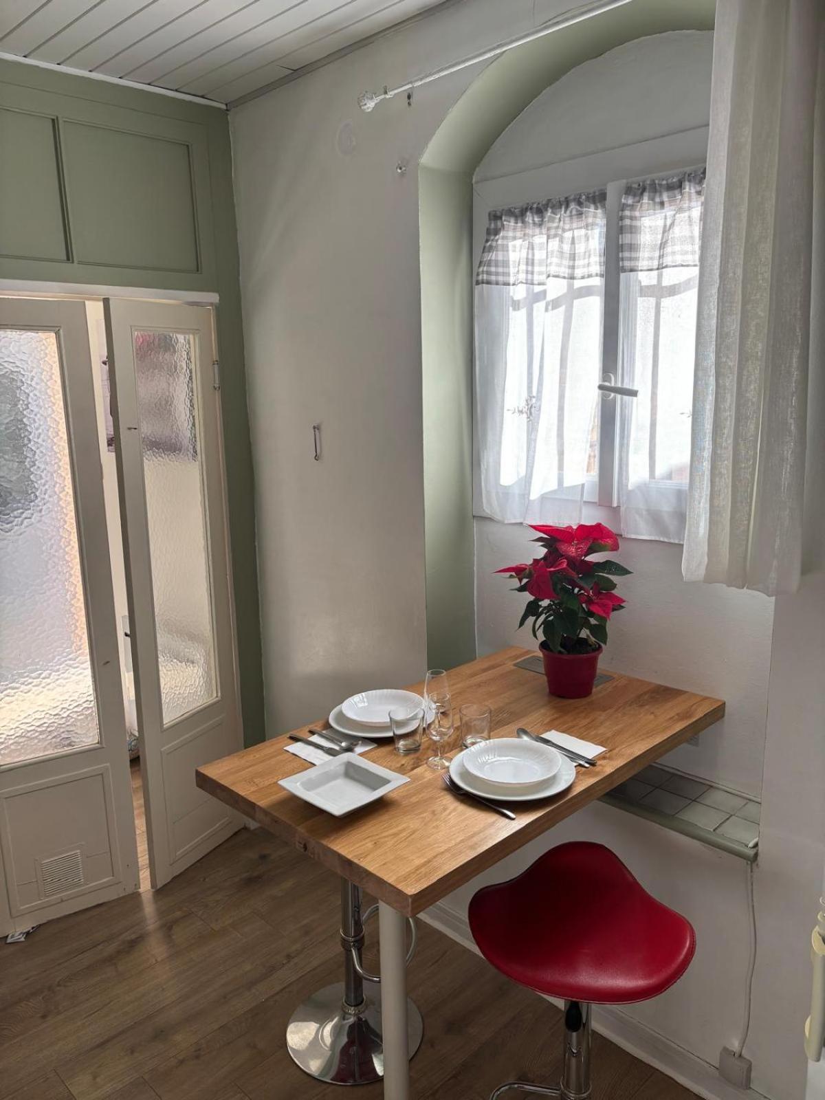 Appartement Central Des Terres Chaudes Proche Bord De Mer 멍똥 외부 사진